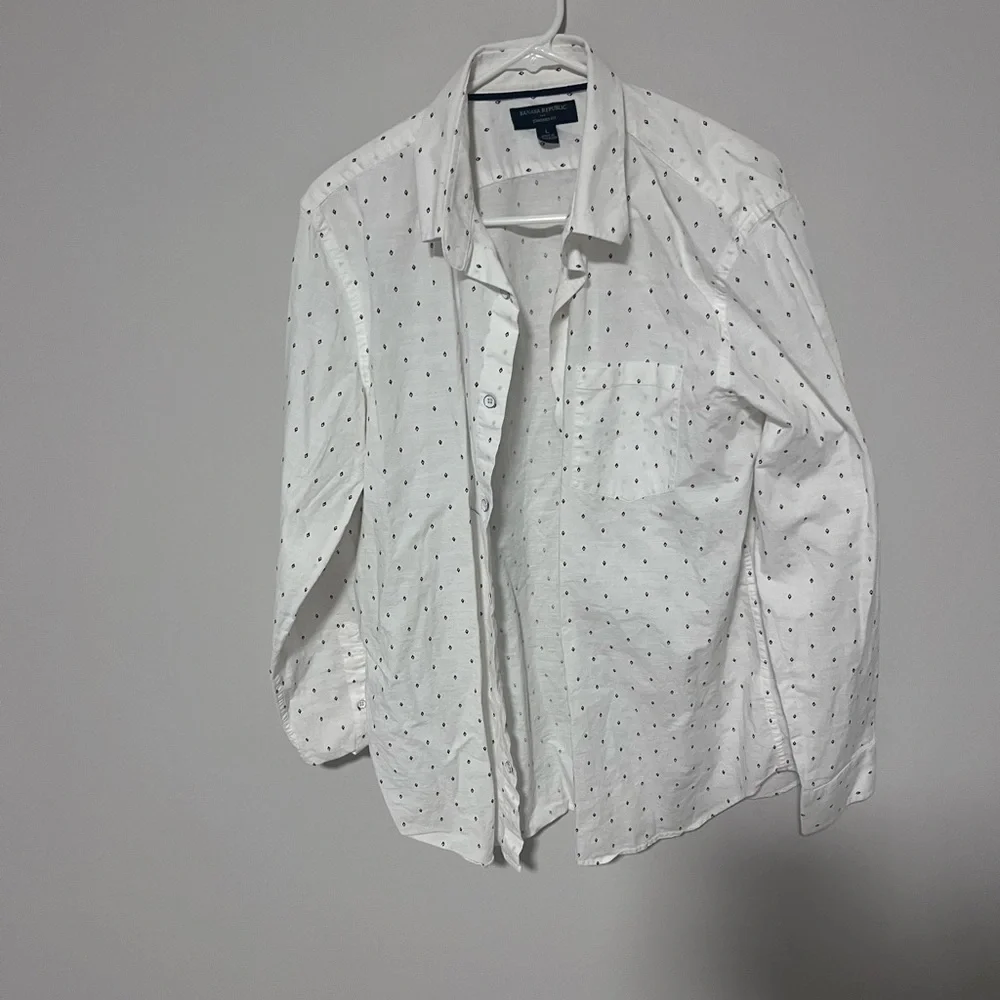 Banana Republic Men’s Large White Micro Print Button Down Shirt
